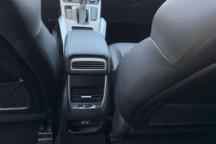 Used Geely Auto Emgrand X7 Sport 2018 1.8TD Automatic Two-Wheel Drive Smart Connect 4G Internet Edition Interior 1