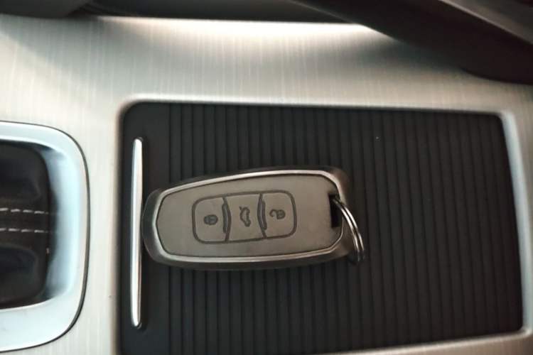 Used Geely Auto Emgrand X7 Sport 2018 1.8TD Automatic Two-Wheel Drive Smart Connect 4G Internet Edition Interior 1