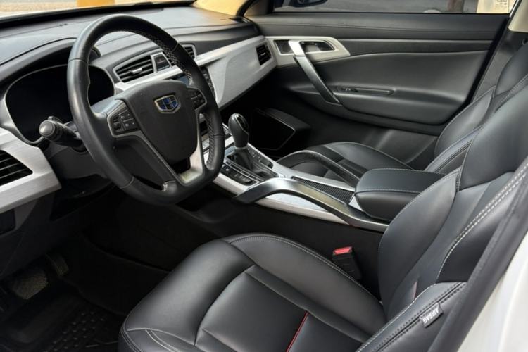 Used Geely Auto Emgrand X7 Sport 2018 1.8TD Automatic Two-Wheel Drive Smart Connect 4G Internet Edition Interior 2