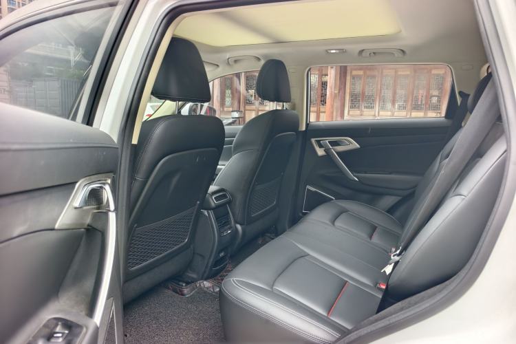 Used Geely Auto Emgrand X7 Sport 2018 1.8TD Automatic Two-Wheel Drive Smart Connect 4G Internet Edition Interior 2