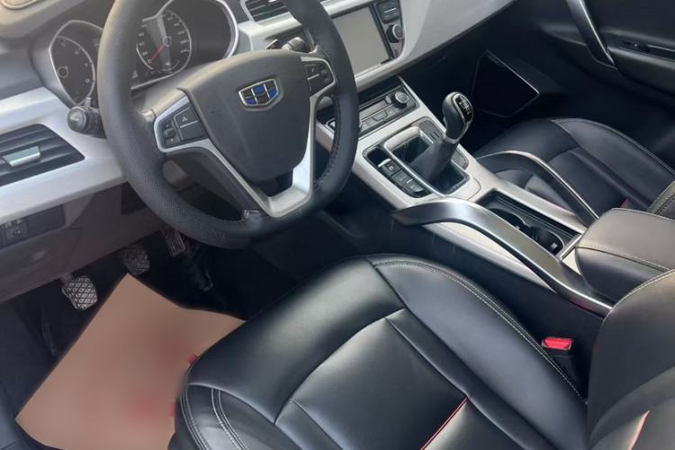 Used Geely Auto Emgrand X7 Sport 2018 2.0L Manual Two-Wheel Drive Zhiya Version Interior 2