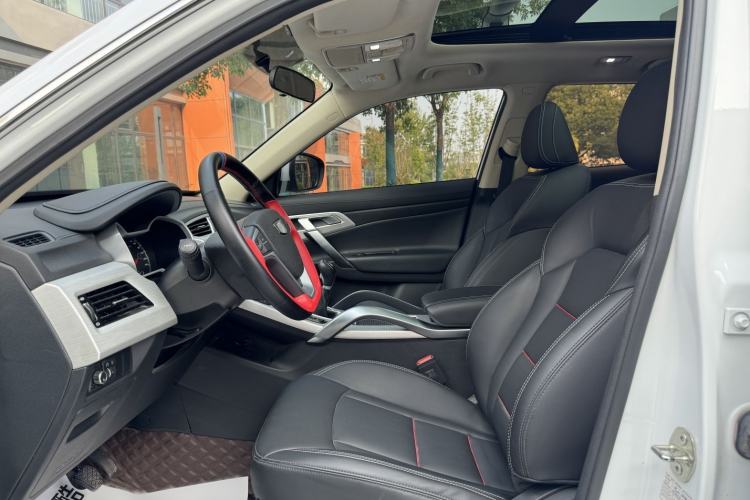 Used Geely Auto Emgrand X7 Sport 2018 2.0L Manual Two-Wheel Drive Zhiya Version Interior 2