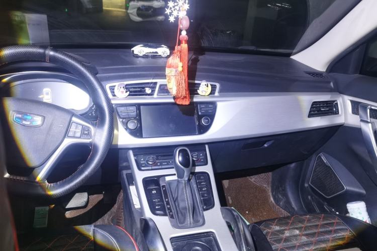 Used Geely Auto Emgrand X7 Sport 2018 1.8TD Automatic Two-Wheel Drive Smart Connect 4G Internet Edition Interior 2