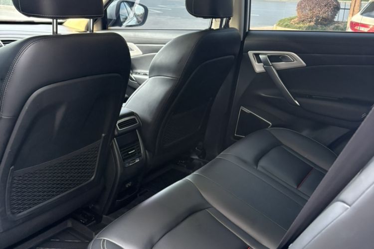 Used Geely Auto Emgrand X7 Sport 2018 1.8TD Automatic Two-Wheel Drive Smart Connect 4G Internet Edition Interior 3
