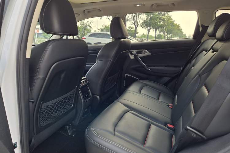 Used Geely Auto Emgrand X7 Sport 2018 1.8TD Automatic Two-Wheel Drive Smart Connect 4G Internet Edition Interior 3