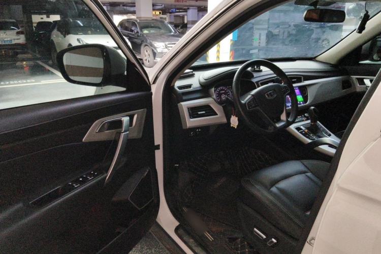 Used Geely Auto Emgrand X7 Sport 2018 Revised Version 1.8TD Automatic Two-Wheel Drive Smart Connectivity 4G-Enabled Edition Interior 3