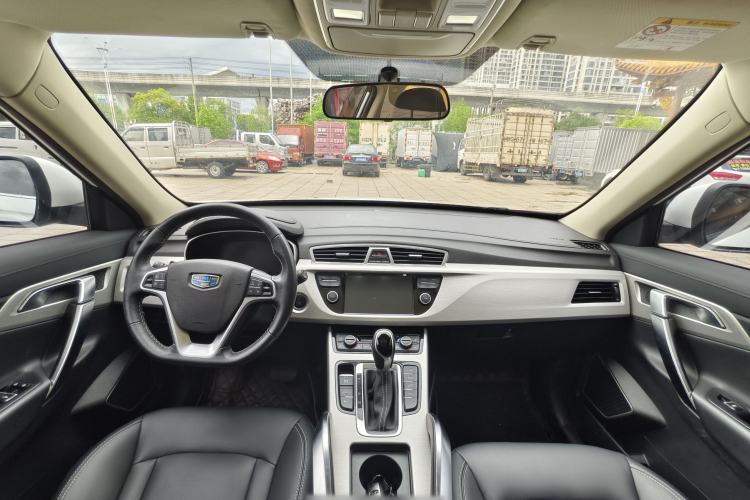 Used Geely Auto Emgrand X7 Sport 2018 1.8TD Automatic Two-Wheel Drive Smart Connect 4G Internet Edition Interior 3