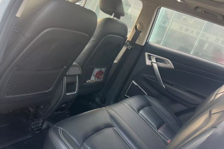 Used Geely Auto Emgrand X7 Sport 2018 2.0L Manual Two-Wheel Drive Zhiya Version Interior 3