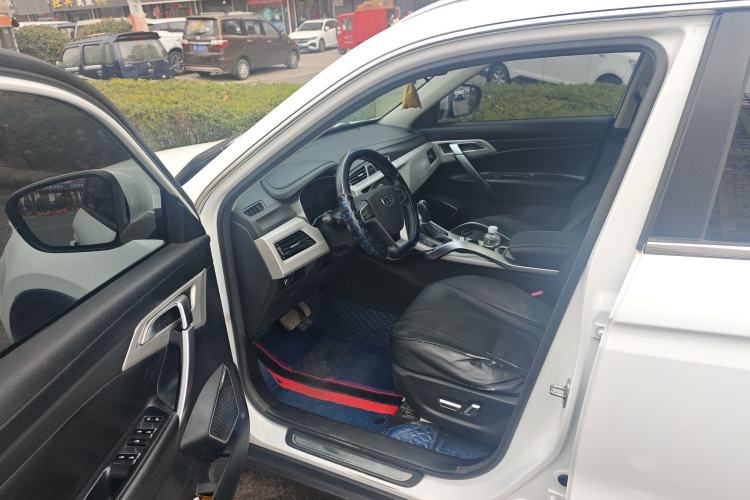 Used Geely Auto Emgrand X7 Sport 2018 1.8TD Automatic Two-Wheel Drive Smart Connect 4G Internet Edition Interior 3