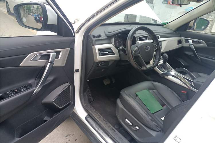Used Geely Auto Emgrand X7 Sport 2018 1.8TD Automatic Two-Wheel Drive Smart Connect 4G Internet Edition Interior 3