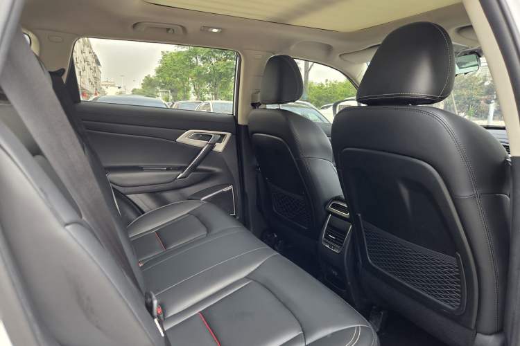 Used Geely Auto Emgrand X7 Sport 2018 1.8TD Automatic Two-Wheel Drive Smart Connect 4G Internet Edition Interior 4