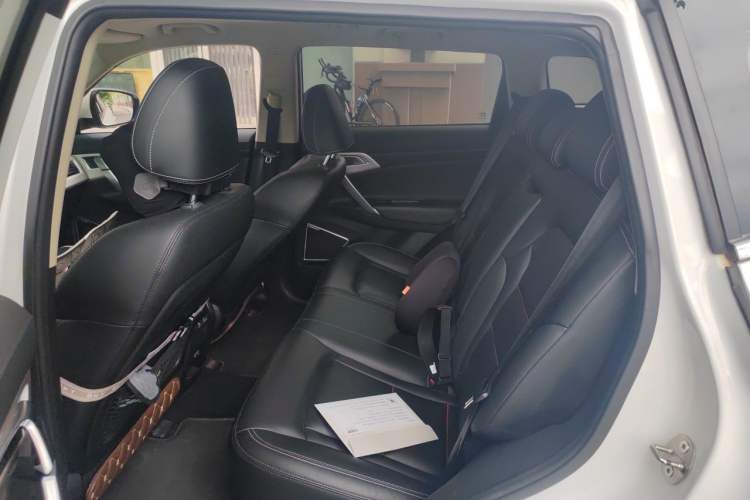 Used Geely Auto Emgrand X7 Sport 2018 1.8TD Automatic Two-Wheel Drive Smart 4G Connected Version Interior 4