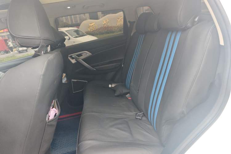 Used Geely Auto Emgrand X7 Sport 2018 1.8TD Automatic Two-Wheel Drive Smart Connect 4G Internet Edition Interior 4