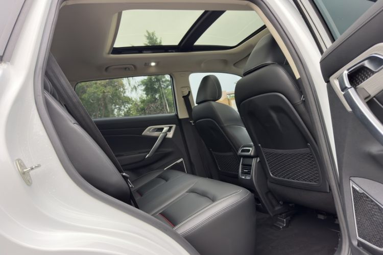 Used Geely Auto Emgrand X7 Sport 2018 1.8TD Automatic Two-Wheel Drive Smart Connect 4G Internet Edition Interior 4