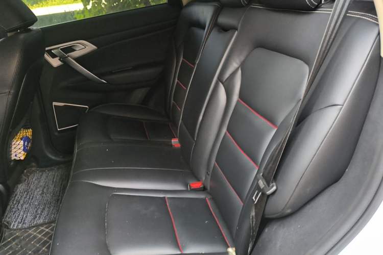Used Geely Auto Emgrand X7 Sport 2018 1.8TD Automatic Two-Wheel Drive Smart Connect 4G Internet Edition Interior 4