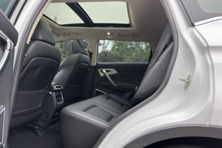 Used Geely Auto Emgrand X7 Sport 2018 1.8TD Automatic Two-Wheel Drive Smart Connect 4G Internet Edition Interior 6