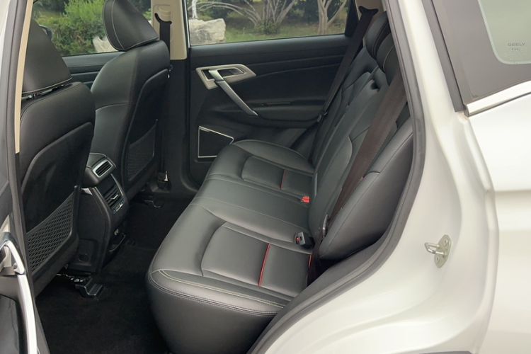 Used Geely Auto Emgrand X7 Sport 2018 1.8TD Automatic Two-Wheel Drive Smart Connect 4G Internet Edition Interior 8