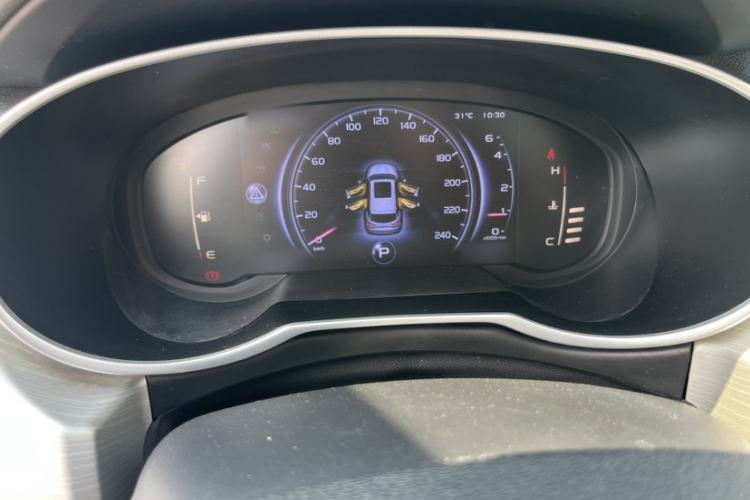 Used Geely Auto Emgrand X7 Sport 2018 1.8TD Automatic Two-Wheel Drive ZhiZun Model with 4G Connectivity Interior 8