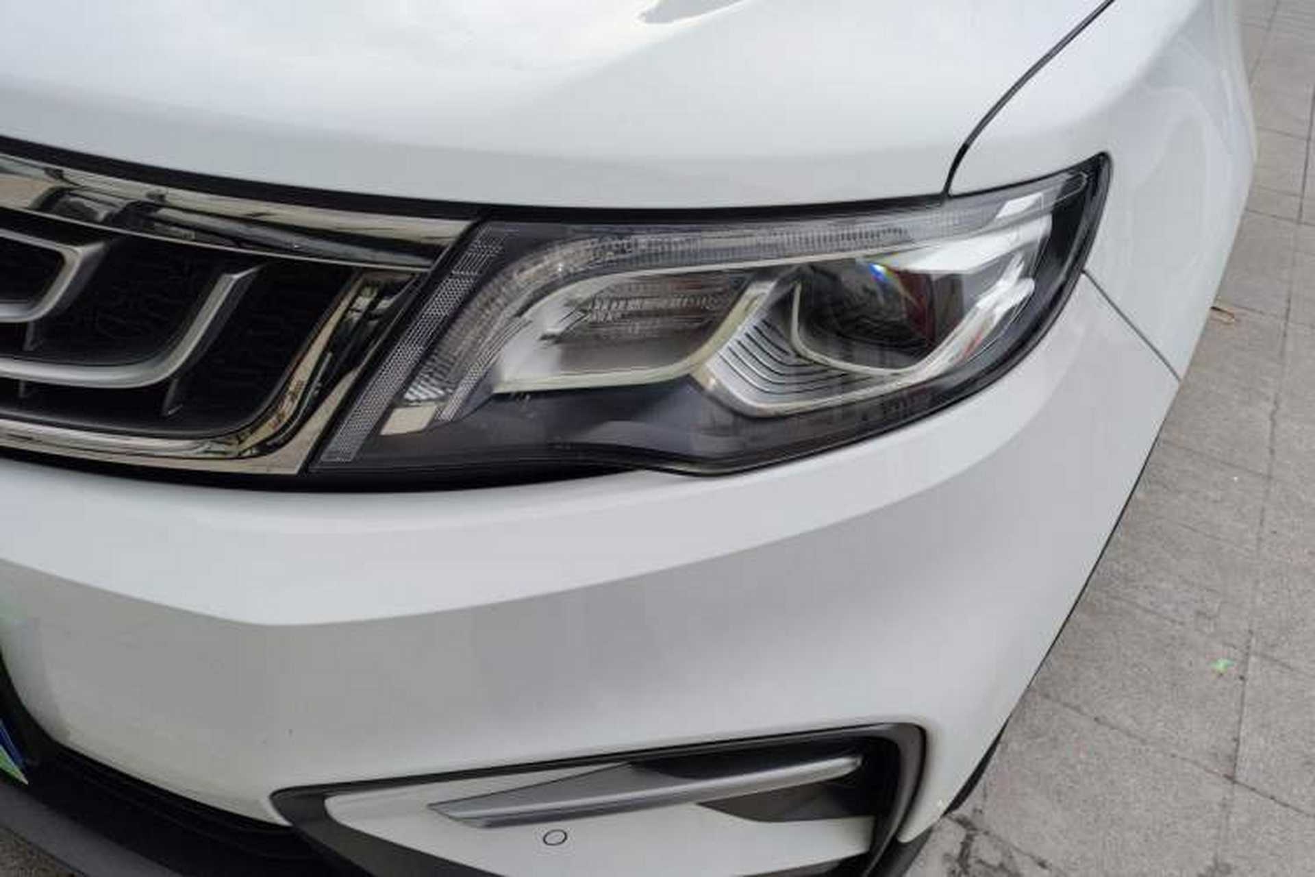 Used Geely Auto Emgrand X7 Sport 2018 1.8TD Automatic Two-Wheel Drive Smart Connect 4G Internet Edition Left Front Headlight