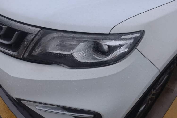 Used Geely Auto Emgrand X7 Sport 2018 1.8TD Automatic Two-Wheel Drive Smart Connect 4G Internet Edition Left Front Headlight