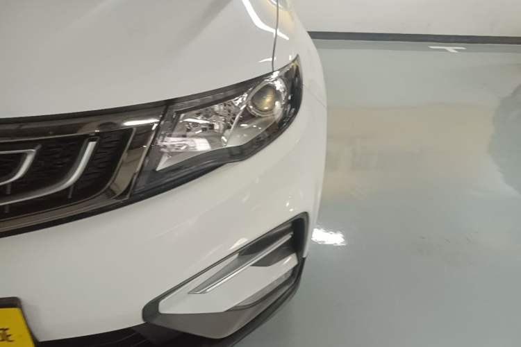 Used Geely Auto Emgrand X7 Sport 2018 1.8TD Automatic Two-Wheel Drive Zhiya Model Left Front Headlight