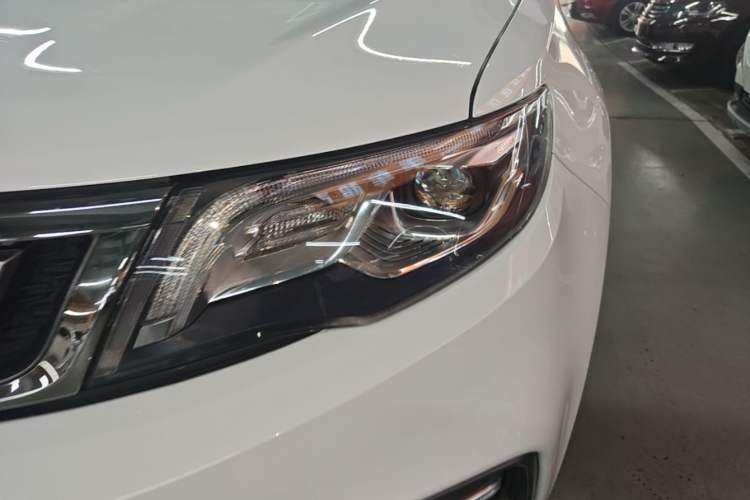 Used Geely Auto Emgrand X7 Sport 2018 1.8TD Automatic Two-Wheel Drive Smart 4G Connected Version Left Front Headlight