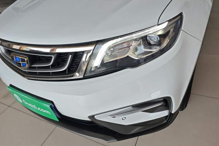 Used Geely Auto Emgrand X7 Sport 2018 1.8TD Automatic Two-Wheel Drive Smart Connect 4G Internet Edition Left Front Headlight