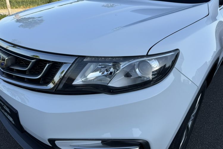 Used Geely Auto Emgrand X7 Sport 2018 1.8TD Automatic Two-Wheel Drive Zhiya Model Left Front Headlight