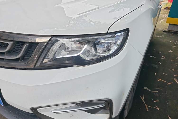 Used Geely Auto Emgrand X7 Sport 2018 1.8TD Automatic Two-Wheel Drive Smart Connect 4G Internet Edition Left Front Headlight
