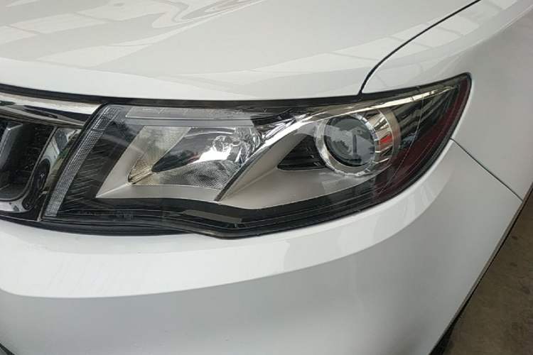 Used Geely Auto Emgrand X7 Sport 2018 1.8TD Automatic Two-Wheel Drive Zhiya Model Left Front Headlight