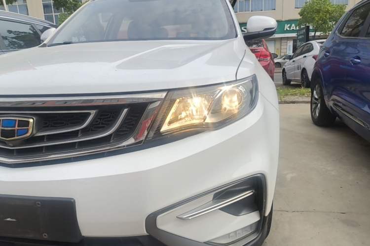 Used Geely Auto Emgrand X7 Sport 2018 1.8TD Automatic Two-Wheel Drive Zhiya Model Left Front Headlight