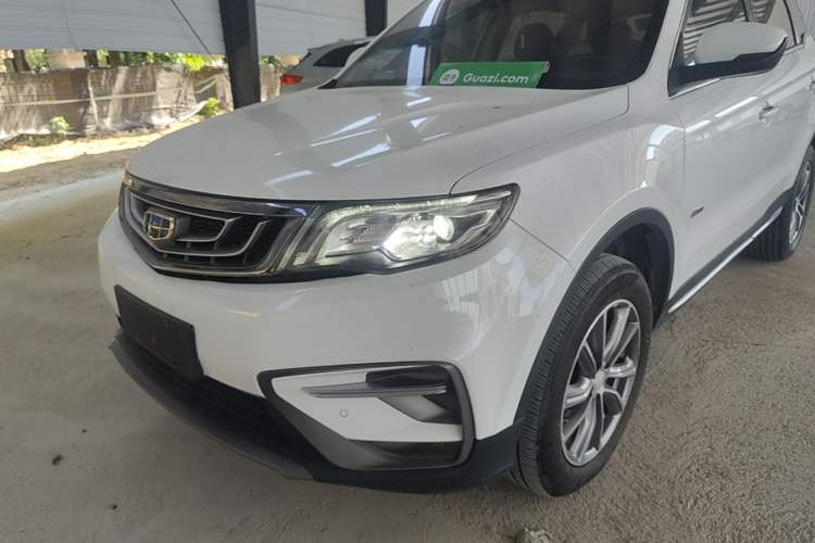 Used Geely Auto Emgrand X7 Sport 2018 1.8TD Automatic Two-Wheel Drive Smart Connect 4G Internet Edition Left Front Headlight