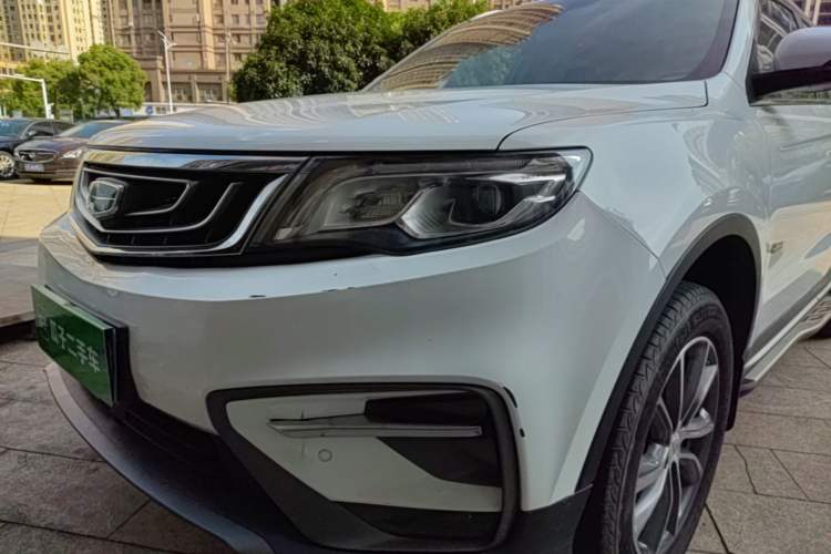 Used Geely Auto Emgrand X7 Sport 2018 1.8TD Automatic Two-Wheel Drive Smart 4G Connected Version Left Front Headlight