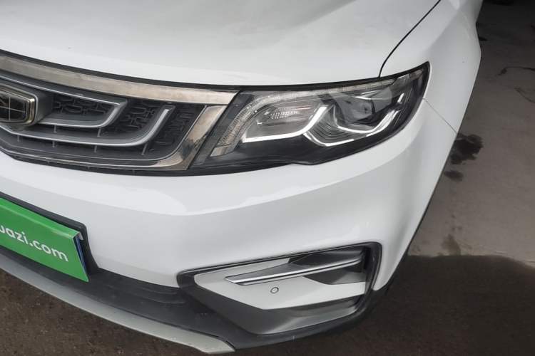 Used Geely Auto Emgrand X7 Sport 2018 1.8TD Automatic Two-Wheel Drive Smart Connect 4G Internet Edition Left Front Headlight