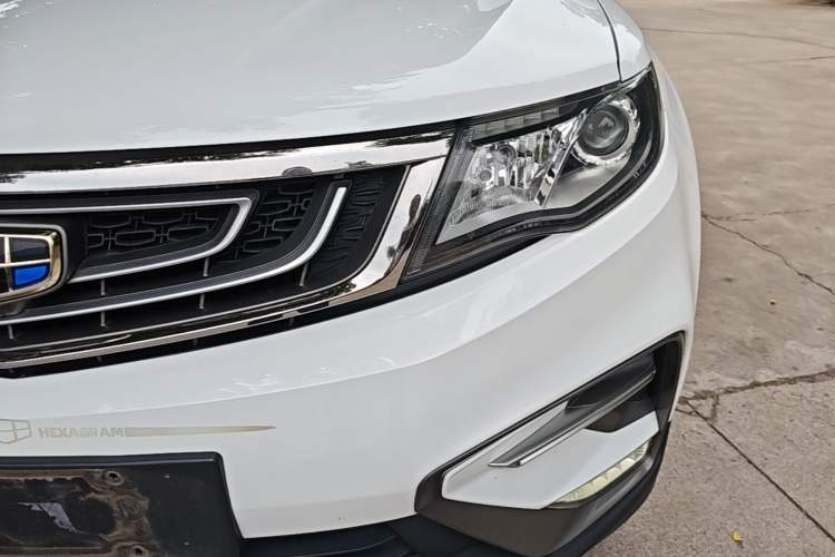 Used Geely Auto Emgrand X7 Sport 2018 1.8TD Manual Two-Wheel Drive Zhiya Model Left Front Headlight