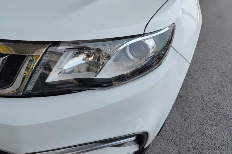 Used Geely Auto Emgrand X7 Sport 2018 1.8TD Automatic Two-Wheel Drive Zhiya Model Left Front Headlight
