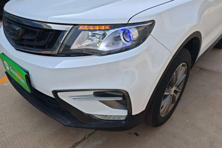 Used Geely Auto Emgrand X7 Sport 2018 2.0L Manual Two-Wheel Drive Zhiya Version Left Front Headlight