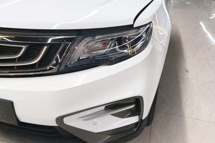 Used Geely Auto Emgrand X7 Sport 2018 1.8TD Automatic Two-Wheel Drive Smart Connect 4G Internet Edition Left Front Headlight