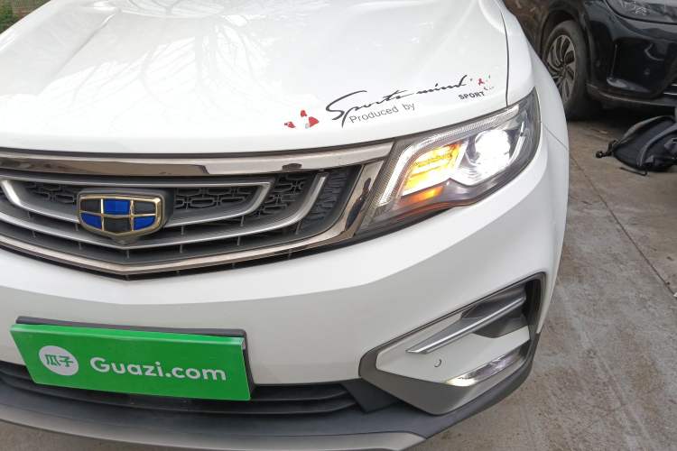 Used Geely Auto Emgrand X7 Sport 2018 1.8TD Automatic Two-Wheel Drive Smart Connect 4G Internet Edition Left Front Headlight