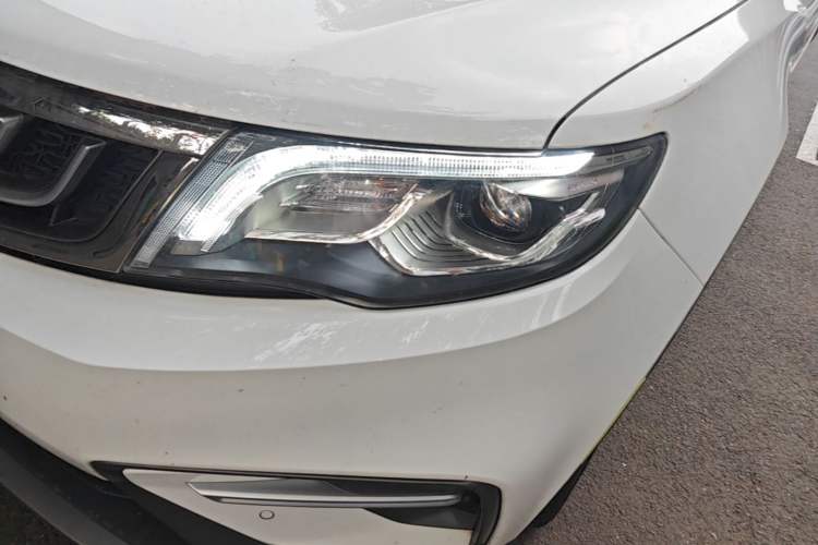 Used Geely Auto Emgrand X7 Sport 2018 1.8TD Automatic Two-Wheel Drive ZhiZun Model with 4G Connectivity Left Front Headlight