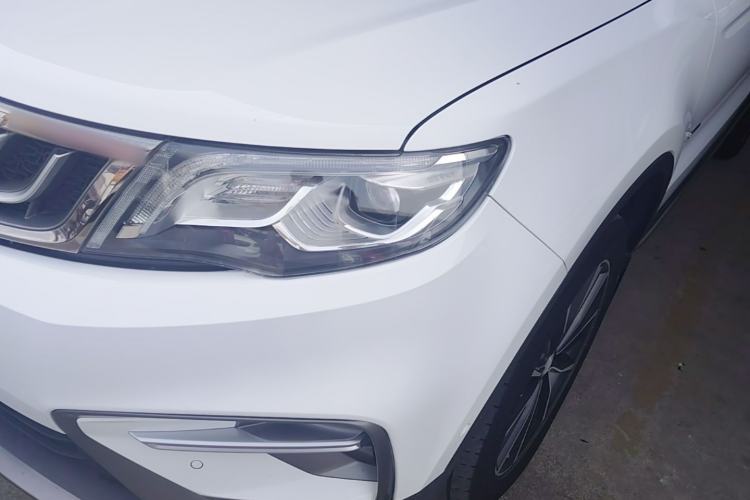 Used Geely Auto Emgrand X7 Sport 2018 1.8TD Automatic Two-Wheel Drive ZhiZun Model with 4G Connectivity Left Front Headlight