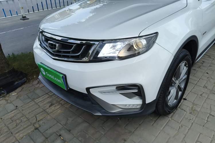 Used Geely Auto Emgrand X7 Sport 2018 1.8TD Automatic Two-Wheel Drive Zhiya Model Left Front Headlight