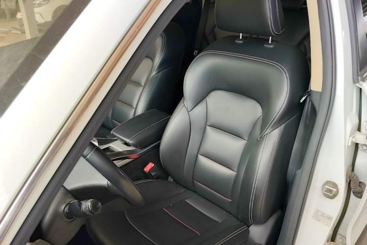 Used Geely Auto Emgrand X7 Sport 2018 1.8TD Automatic Two-Wheel Drive Zhiya Model Left Front Seat