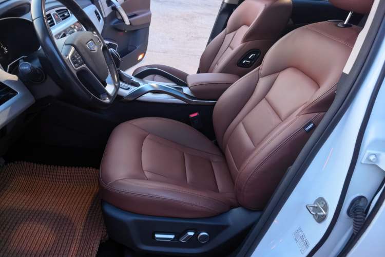 Used Geely Auto Emgrand X7 Sport 2018 1.8TD Automatic Two-Wheel Drive ZhiZun Model with 4G Connectivity Left Front Seat