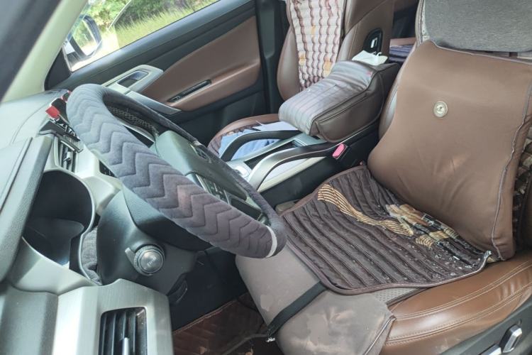 Used Geely Auto Emgrand X7 Sport 2018 1.8TD Automatic Two-Wheel Drive ZhiZun Model with 4G Connectivity Left Front Seat