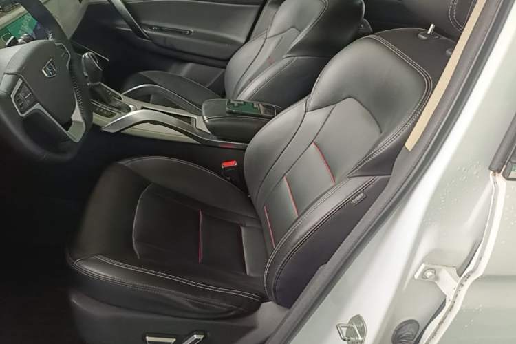 Used Geely Auto Emgrand X7 Sport 2018 1.8TD Automatic Two-Wheel Drive Smart Connect 4G Internet Edition Left Front Seat