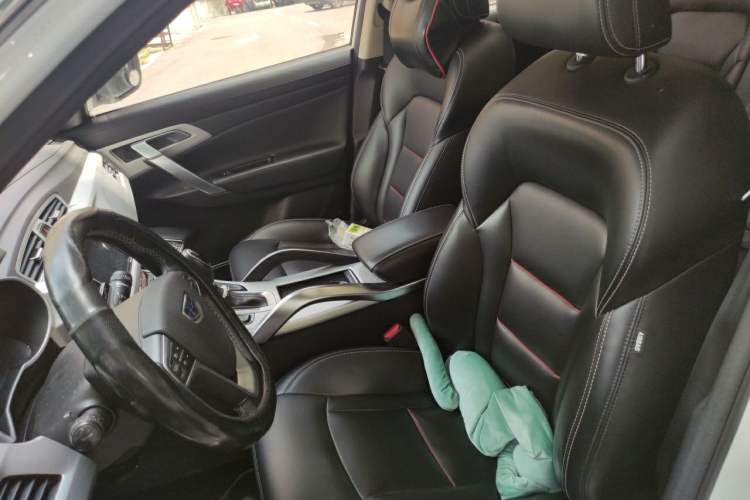 Used Geely Auto Emgrand X7 Sport 2018 1.8TD Automatic Two-Wheel Drive Smart Connect 4G Internet Edition Left Front Seat