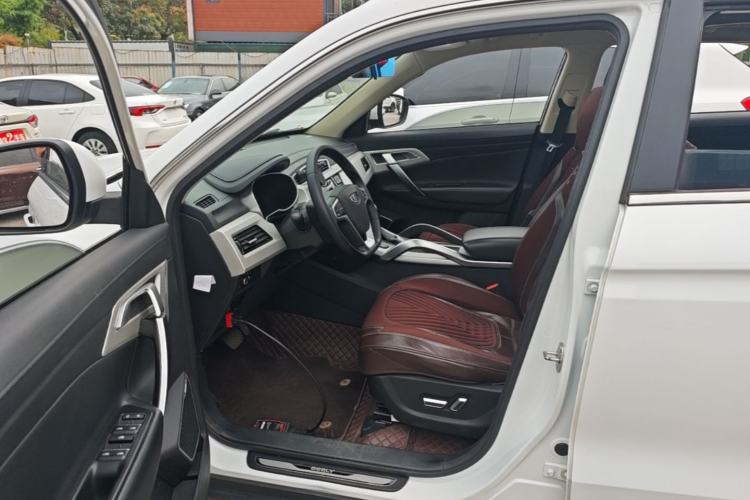 Used Geely Auto Emgrand X7 Sport 2018 1.8TD Automatic Two-Wheel Drive Smart Connect 4G Internet Edition Left Front Seat