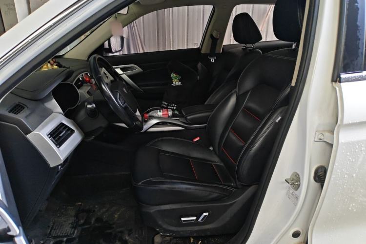 Used Geely Auto Emgrand X7 Sport 2018 1.8TD Automatic Two-Wheel Drive Smart Connect 4G Internet Edition Left Front Seat