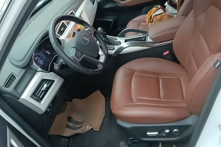 Used Geely Auto Emgrand X7 Sport 2018 1.8TD Automatic Two-Wheel Drive ZhiZun Model with 4G Connectivity Left Front Seat